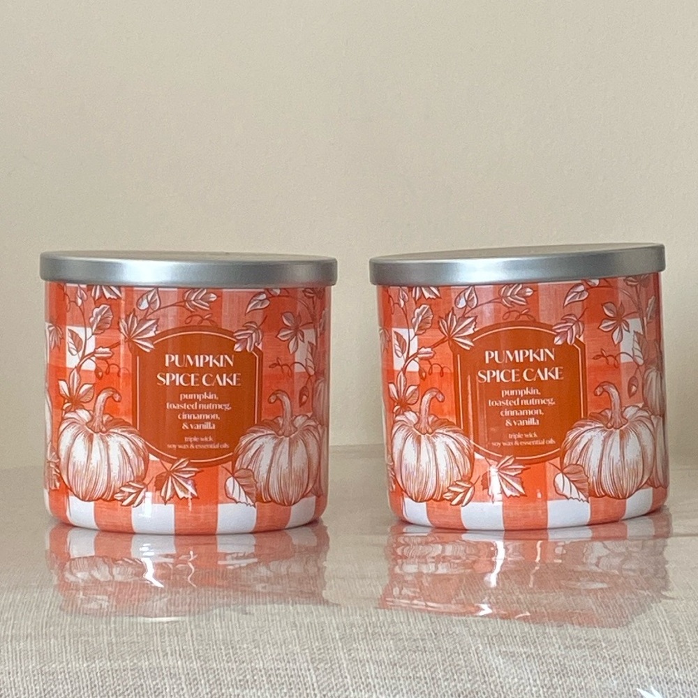 Lot of 2 Distant Lands 14 Oz 3 Wick Pumpkin Spice Cake Scented Jar Candle